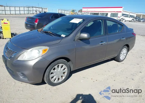 2013 Nissan Versa 1.6 Sv z USA, uszkodzony, nr VIN 3N1CN7AP3DL876902